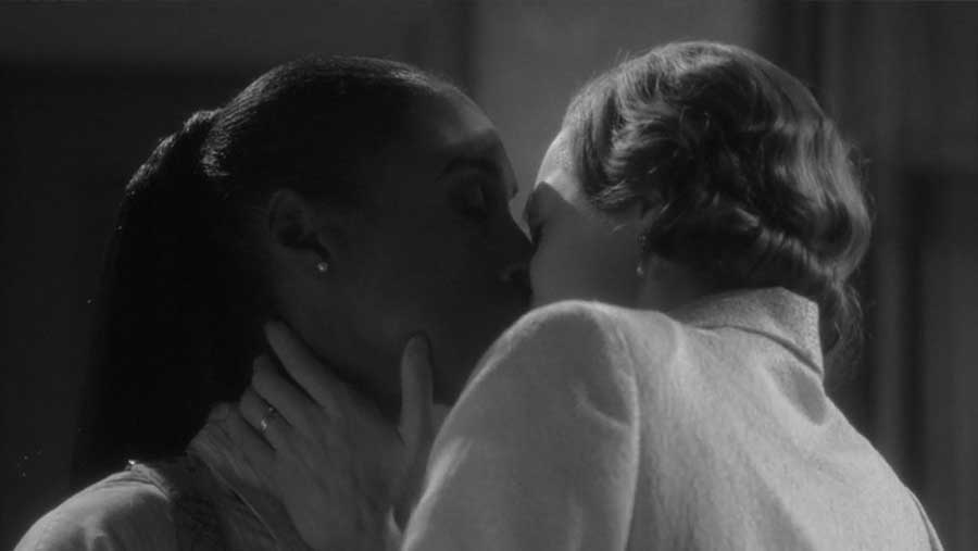 hotel-reverie-lepisode-lesbien-et-bouleversant-de-black-mirror