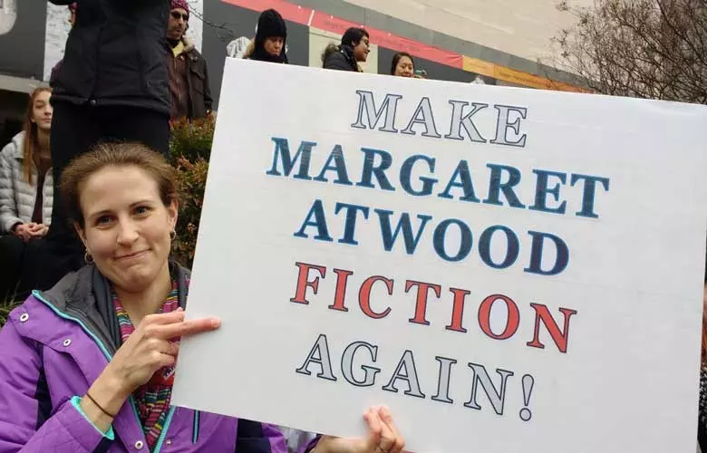 atwood-fiction "La servante écarlate", du livre à la série...