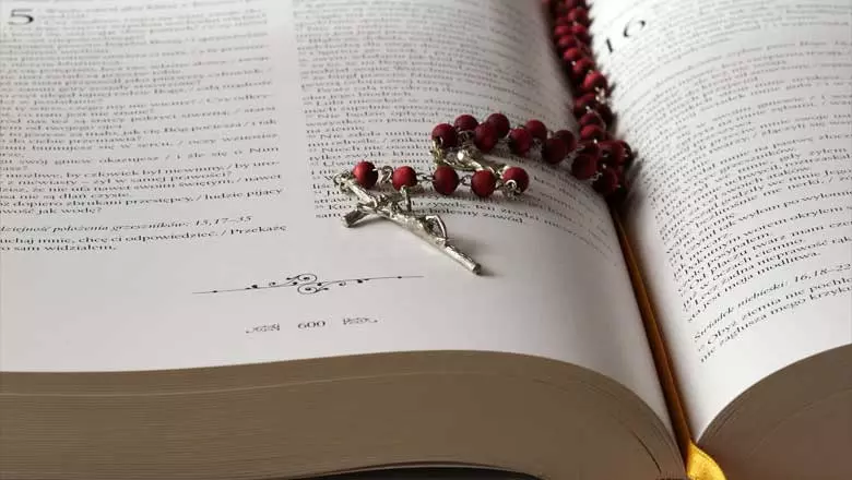 homosexualite-bible2 Bible et homosexualité - Quand la religion bannit les lesbiennes et les gays