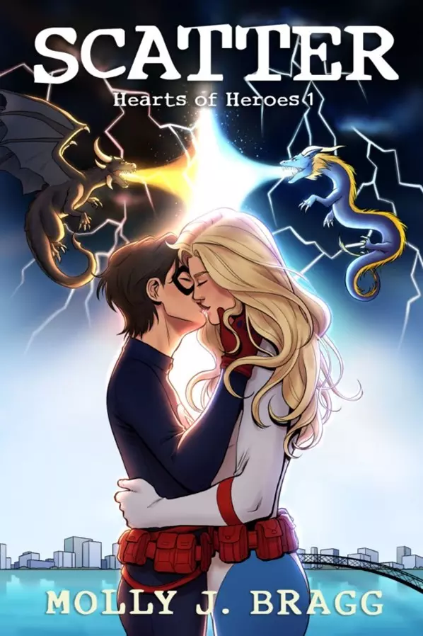 scatter-hearts-of-heroes 7 livres avec des super-héroïnes Lesbiennes ou bi à découvrir