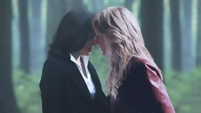 Swanqueen : Le subtext lesbien entre Emma Swan et Regina Mills dans Once Upon a Time
