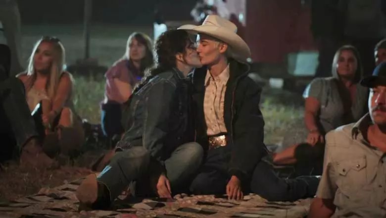 La série &quot;Yellowstone&quot; diffuse son premier baiser lesbien
