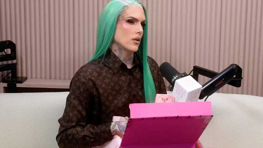 Jeffree Star affirme qu’il « n’est pas gay » et appelle à retirer le « Q » et le « T » du sigle LGBTQ+.