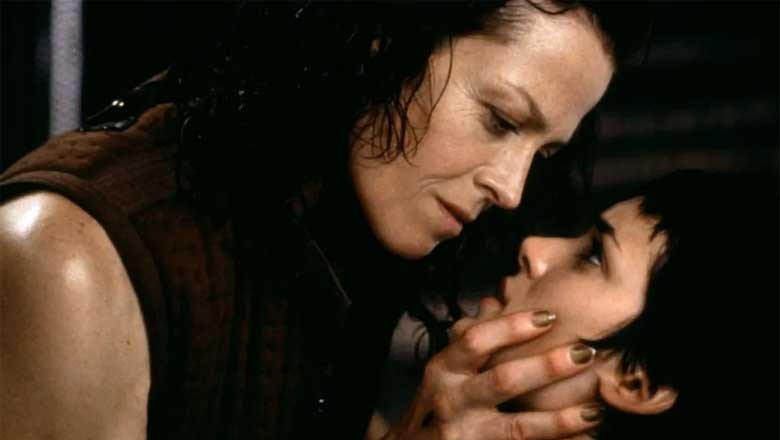 Ripley et Call... lesbiennes dans Alien 4 ? Ripley et Call... lesbiennes dans Alien 4 ?