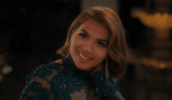 hayley-kiyoko-realisera-ladaptation-cinematographique-de-girls-like-girls-5e4a62b9 image
