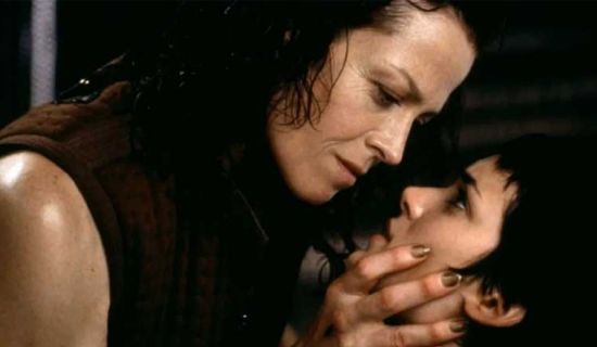 ripley-call-lesbiennes-alien-4-7f4e992c image