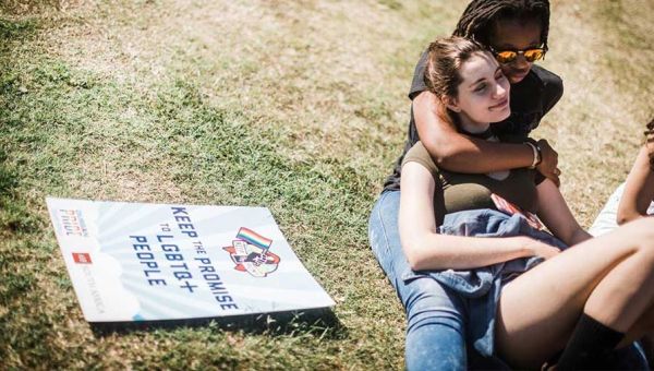 pourquoi-y-a-t-il-autant-de-filles-lesbiennes-ou-bisexuelles-cd1f35b3 image